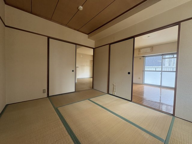 ハイツ丸利の和室