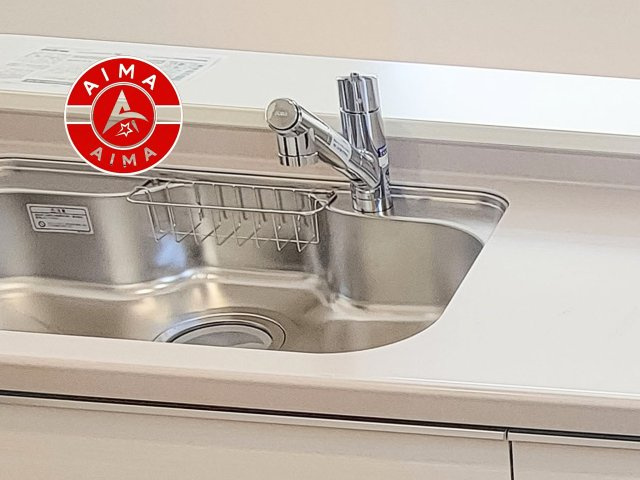 鳥栖市立石町第1-2棟（2号棟）の発電・温水設備|ヘッドはシャワーや浄水に切り替え可能でノズルが延びる可動式。料理が楽しくなりますね。