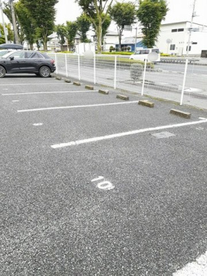 【駐車場】 | コミューン　ｉ　ＷＥＳＴ | 駐車場に車を止められます