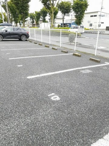 【駐車場】 | コミューン　ｉ　ＷＥＳＴ | 駐車場に車を止められます