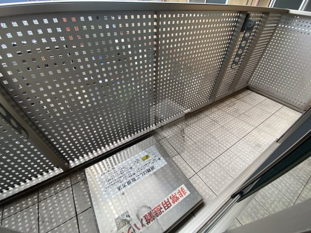 ヴェルテ東大阪のバルコニー