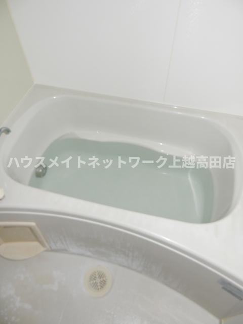 プレム南高田の浴室|追焚機能付（参考同型202号室室内写真）