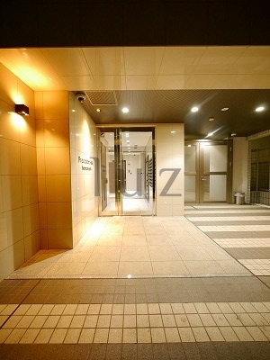 プレセダンヒルズ阪東橋のエントランス