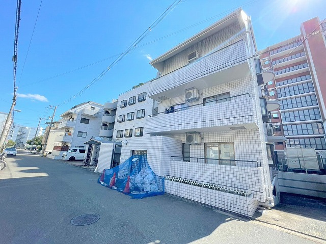 ビラ小松の外観