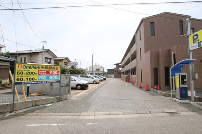 敷地内コインパーキング併用。来客時に便利です。
