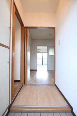 （他号室参考写真）玄関先です★