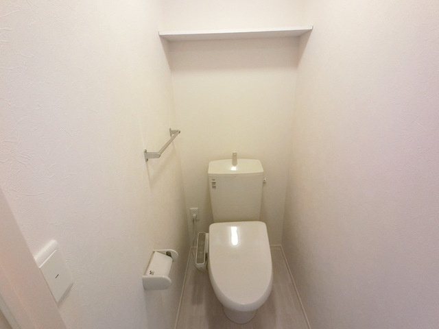 セゾン ド ルミエールのトイレ|温水洗浄便座付きトイレです。