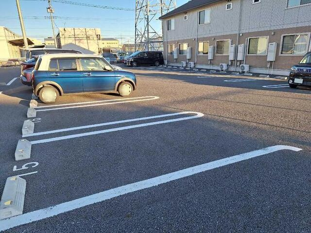 キャッツアイ　Ｂの駐車場
