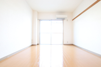 ６帖の洋室です