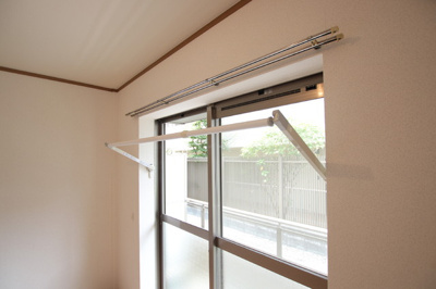 お部屋干しに便利な室内物干し付き♪