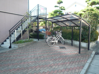 屋根付き駐輪場あり