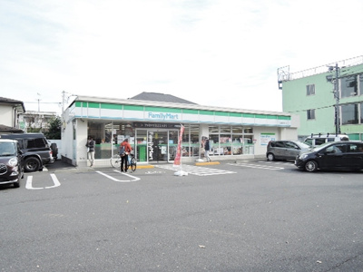 ファミリーマート 版画美術館入口店まで150ｍ