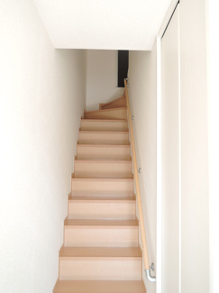 玄関から部屋への階段