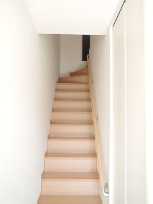 玄関から部屋への階段