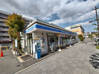 ローソン海老名中央店まで約３５０ｍ