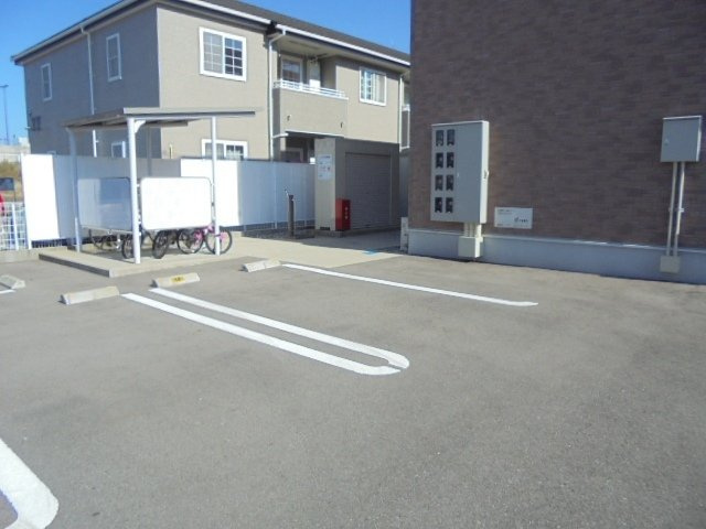 Ｉネット３の駐車場|駐車スペースもあります