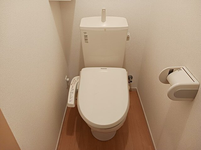 Ｉネット３のトイレ|落ち着いた色調のトイレです