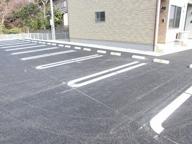 プランドールＢの駐車場|車をお持ちの方に嬉しい駐車場付きの物件です