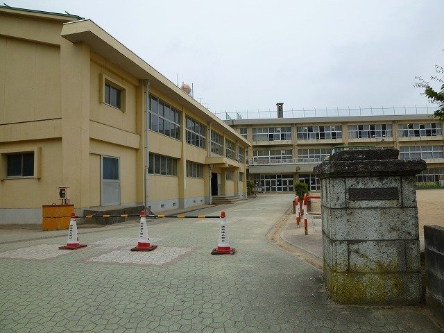 プランドールＢの周辺|野村小学校まで750m
