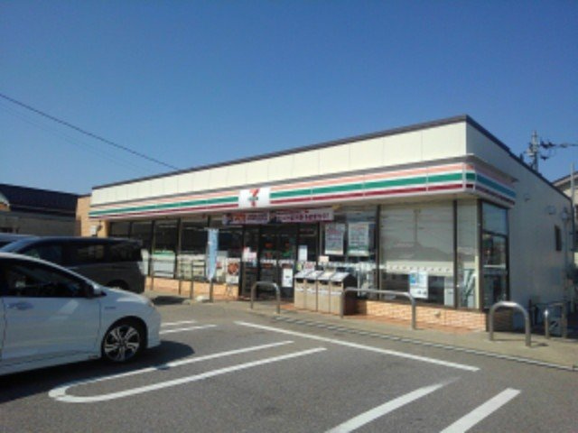 ミラノⅥ　Ｂの周辺|セブンイレブン高岡内免３丁目店まで350m