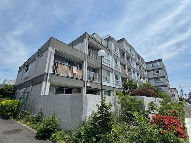 東林間コーポラスの外観