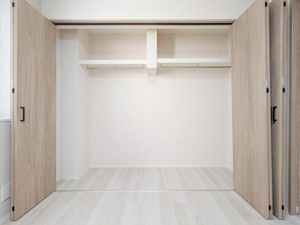 横浜市神奈川区松見町４丁目の新築一戸建の収納|豊富な収納スペース。
収納が多いと、お部屋が広く使えます！
