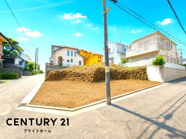 横浜市南区六ツ川２丁目の新築一戸建の前面道路含む現地写真|車通りが少ない為、小さなお子様にも安心です。
是非一度、現地へ起こしください。