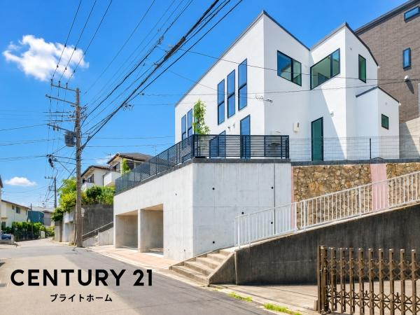 横浜市港北区篠原東２丁目の新築一戸建の前面道路含む現地写真|陽当りの良さ、住環境を現地にてご確認下さい！
周辺環境も合わせてご案内させていただきます！