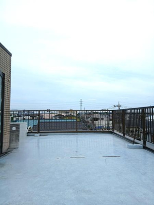 【その他】 | ●三郷市戸ヶ崎三丁目・戸建● | ☆広々とした屋上スペースは、BBQやお子様のプールに大活躍♪夏は花火大会が鑑賞出来ます☆