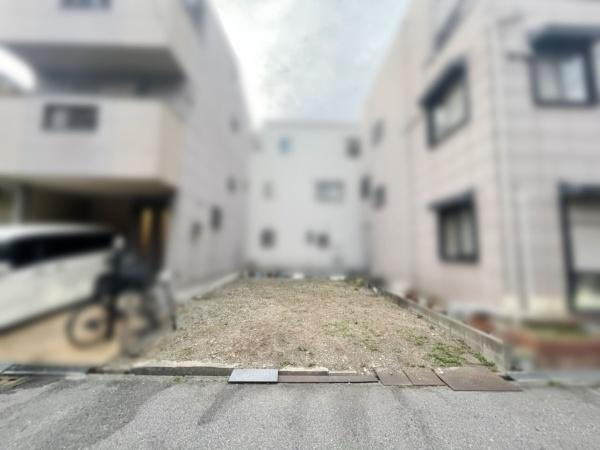 【前面道路含む現地写真】 | 周辺には、コンビニやスーパーなどの生活に便利な施設が揃っております♪