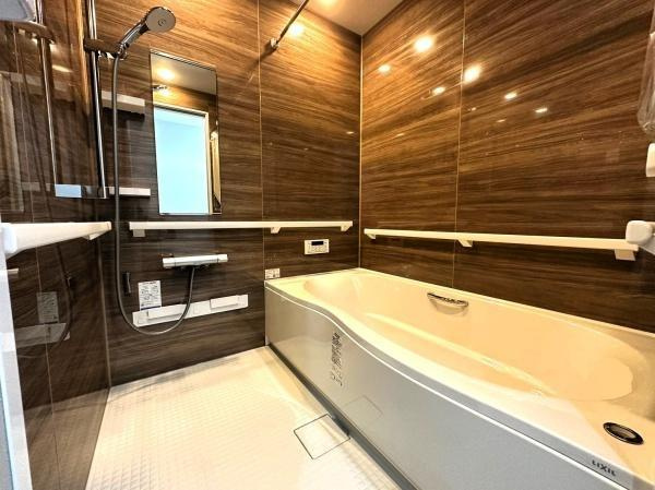 【浴室】 | ※当社施工例
時間を気にせずゆっくりとバスタイムが楽しめる浴室♪