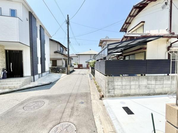 【前面道路含む現地写真】 | 明石市二見町西二見　新築戸建