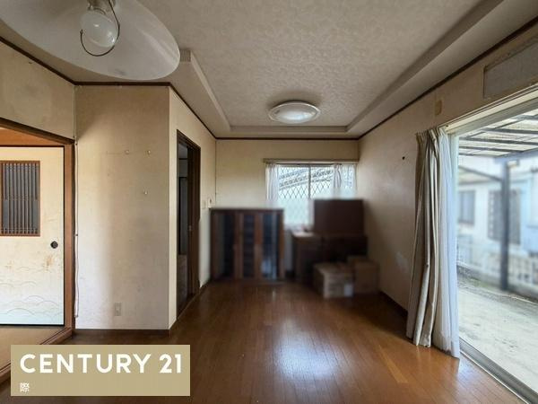 貴志川町岸小野　中古戸建の居間・リビング