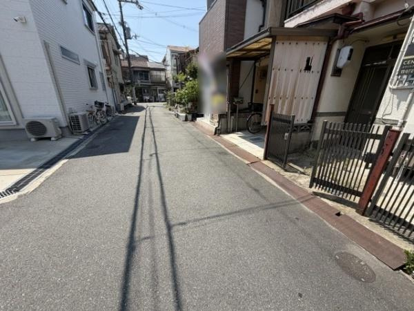 【前面道路含む現地写真】 | 前道は交通量が少なく、お子様がいらっしゃるご家庭でも安心です♪