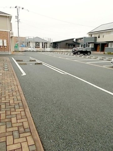 サンガーデンＤの駐車場
