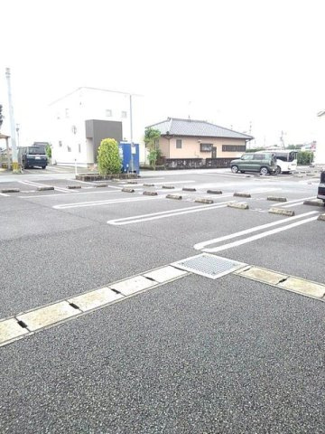 ソレイユⅣの駐車場