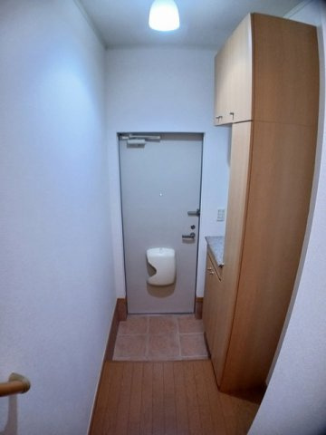 サンシャイン花房Ａの玄関
