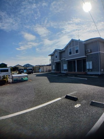 サンシャイン花房Ａの駐車場