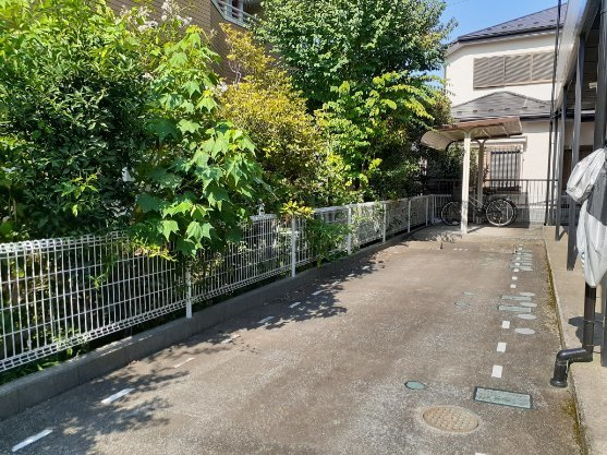 ＨＯＮＥＳＴＹ・ＹＯＵの駐車場
