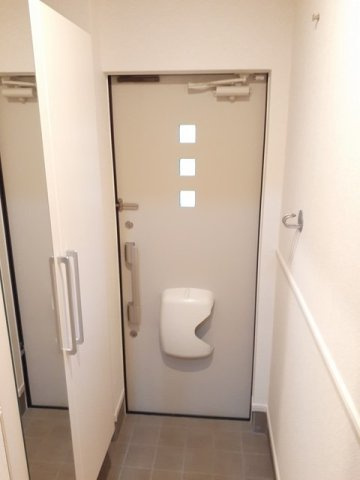 メゾンエスポワールの玄関