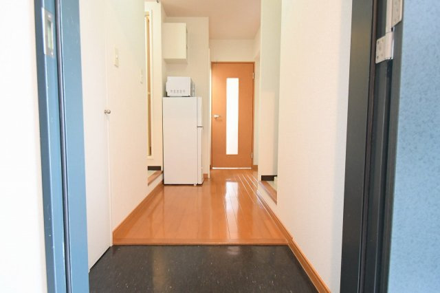 レオパレスＦｌａｔ新栄の玄関