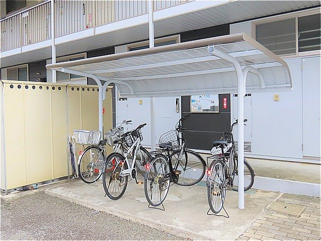 レオパレスプレジール城北Ａのその他|屋根付き駐輪場あり