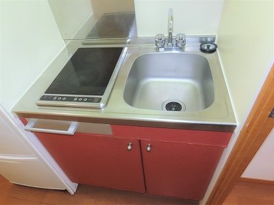 レオパレスうえだはらのキッチン|2口の電気コンロまたはIHコンロとなります