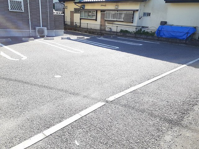 ウィスティリアの駐車場