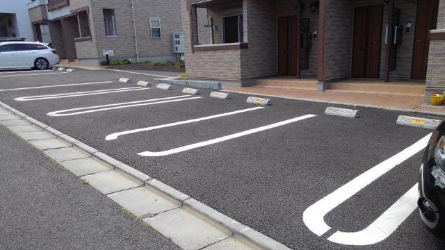 ＳＵＮ・ＭＫＨ　Ⅱの駐車場