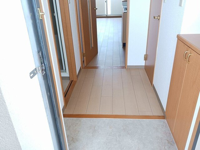 メゾンカルムの玄関