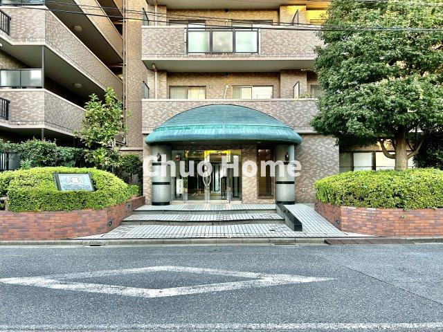 ライオンズマンション船堀親水公園のエントランス|【エントランス】マンションのエントランスは、その物件の印象を決める、顔とも言える場所です。毎日通る場所ですからきれいなのが一番です。