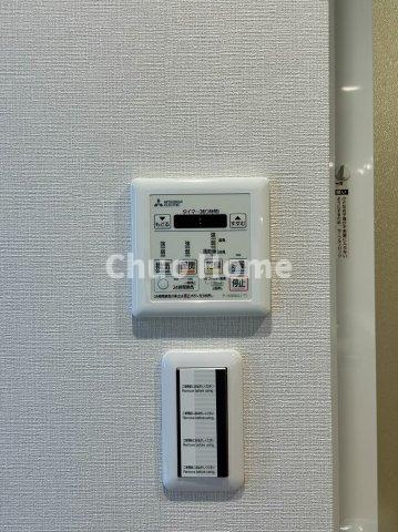 ライオンズマンション船堀親水公園の内装|【浴室乾燥機】暖房・冷風・換気・乾燥が可能です。毎日を快適に過ごせるうれしい機能が揃っています。雨の日の洗濯物も安心です。