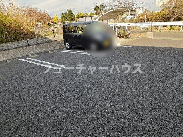 メゾン　ボヌールの駐車場|駐車場に車を止められます