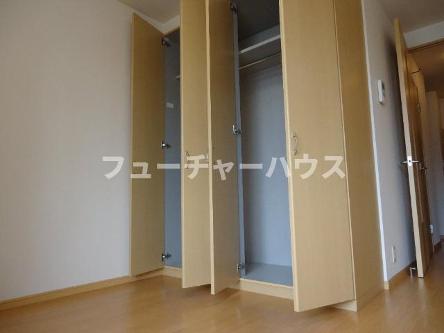 ブリリアントジェイド（Brilliant jade）の収納|クローゼット